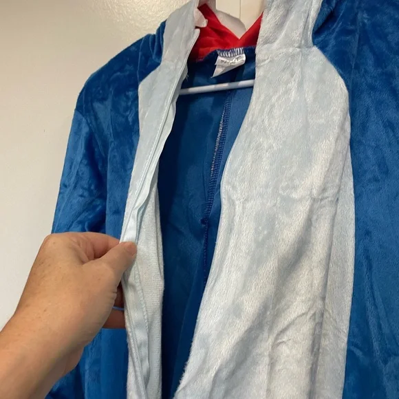 New shark costume by spirit Halloween. Group or sibling costume.